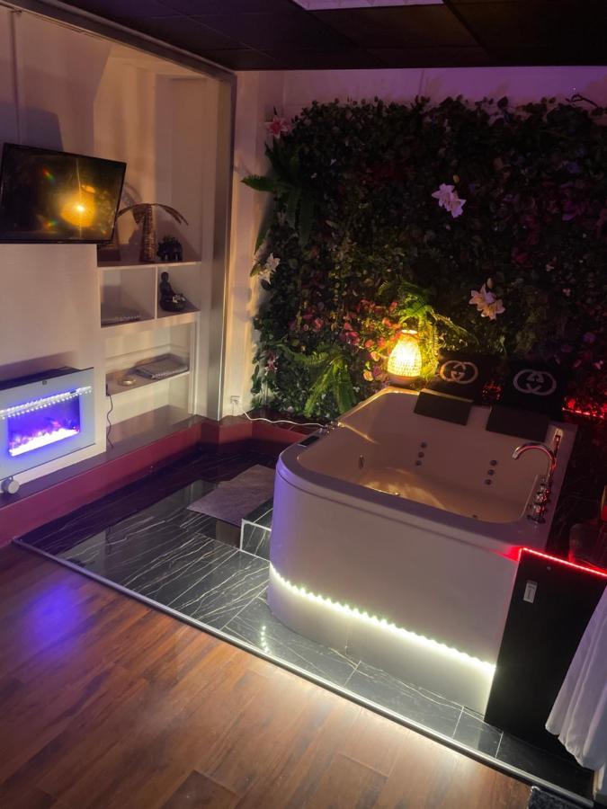 דירות פריז Jacuzzi 9Em מראה חיצוני תמונה