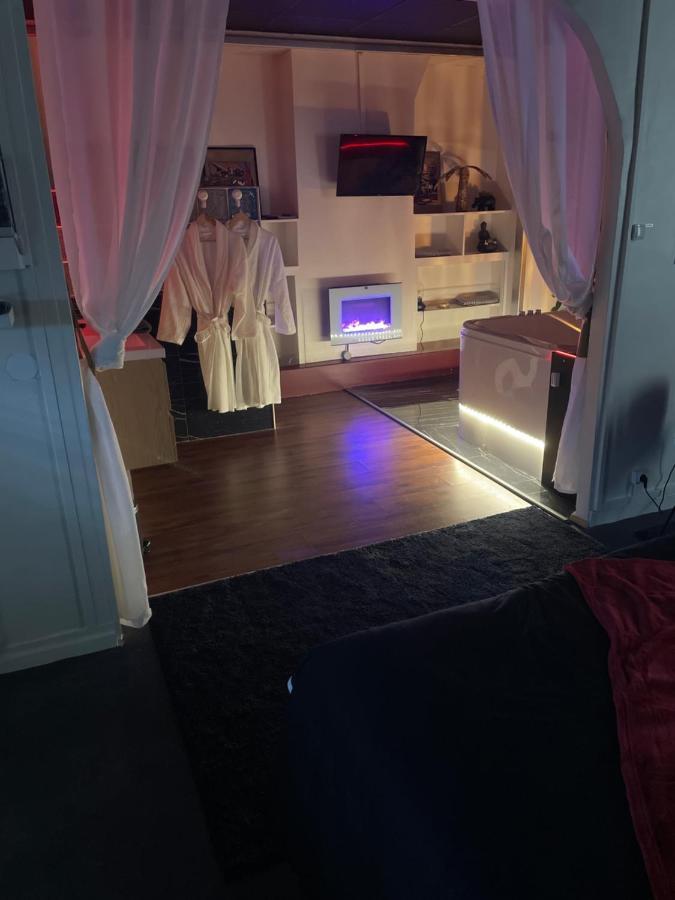 דירות פריז Jacuzzi 9Em מראה חיצוני תמונה